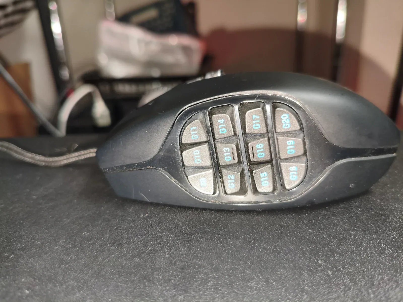 G9からG20までの側面ボタンが見えるG600