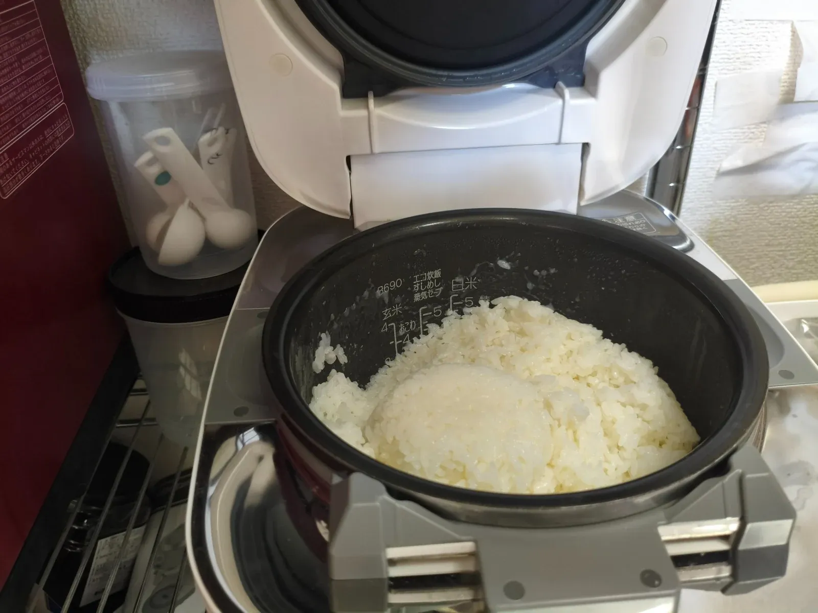 NX-AA10で炊いたご飯が入った内釜